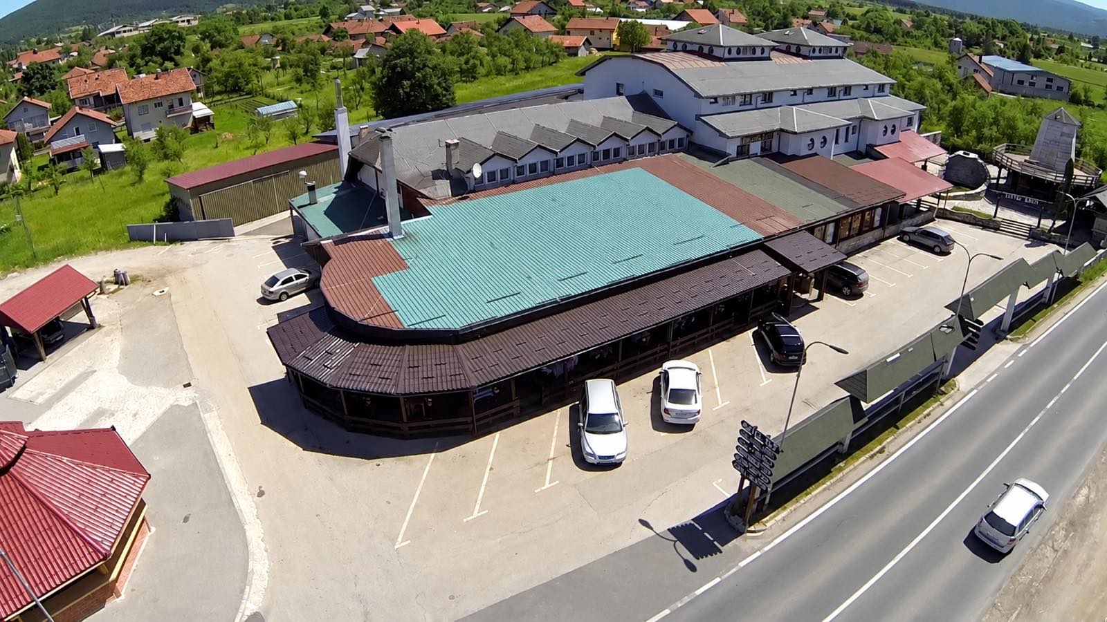 EOS / Poslovni objekat / Hotel / Bosanski Petrovac