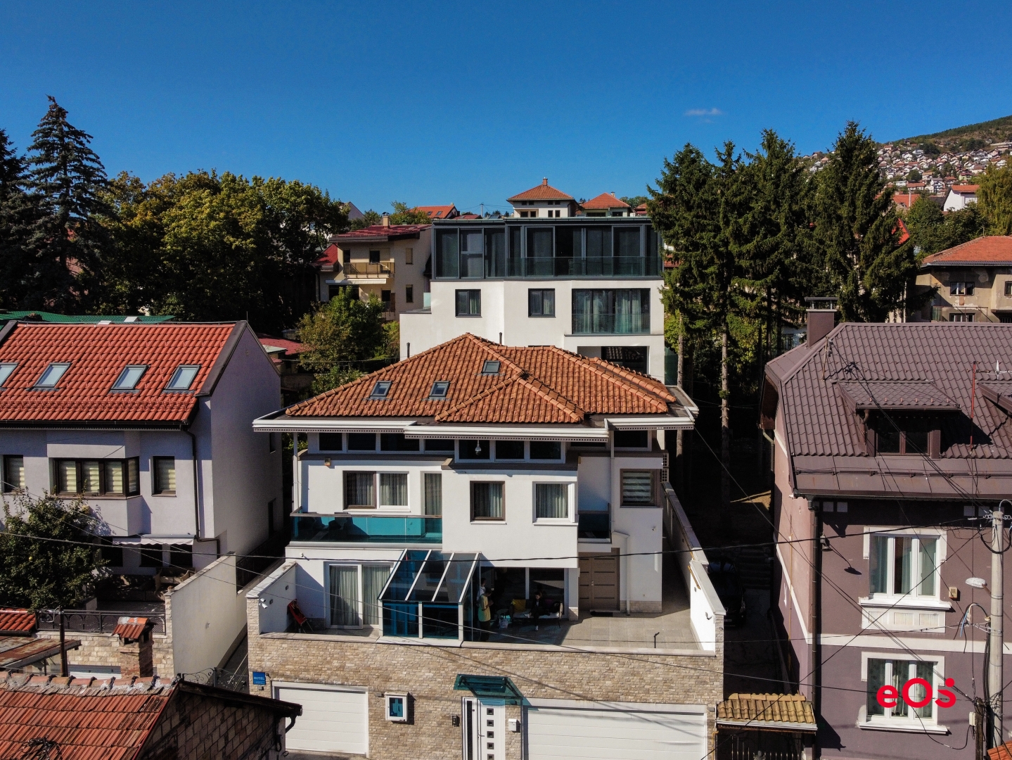 Poslovni objekat sa 28 smještajnih jedinica u Starom Gradu | 500 m od Sebilja